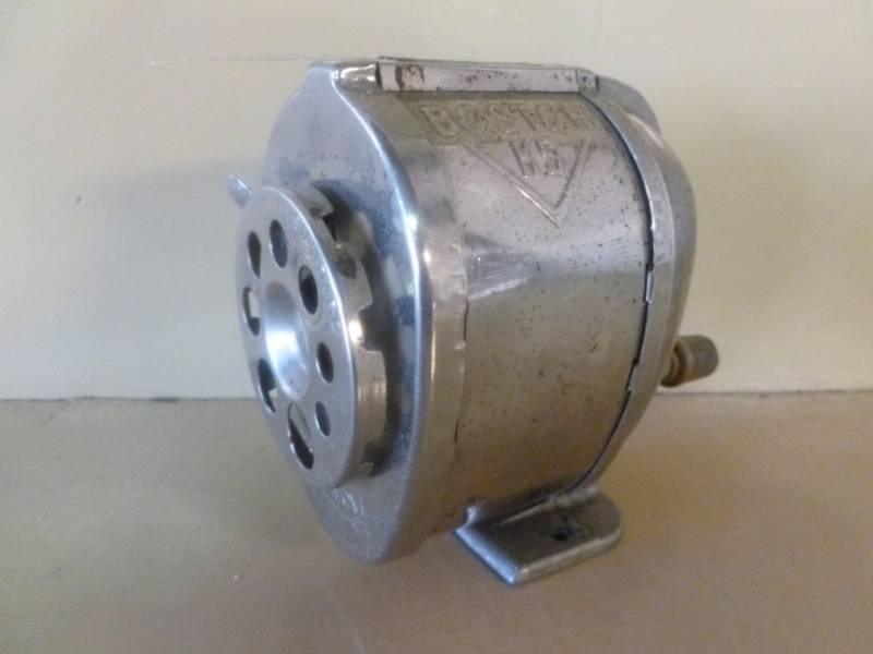 lot 325 image: Vintage Pencil Sharpener