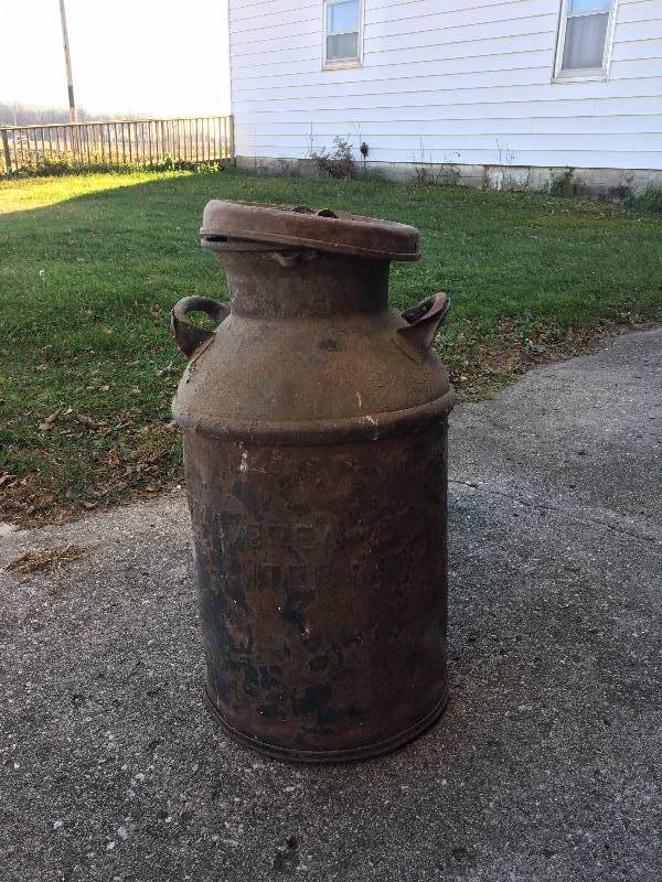 lot 5 image: MILK CAN