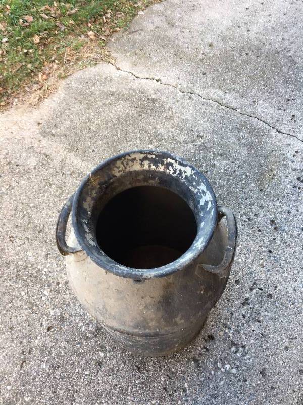 lot 9 image: MILK CAN
