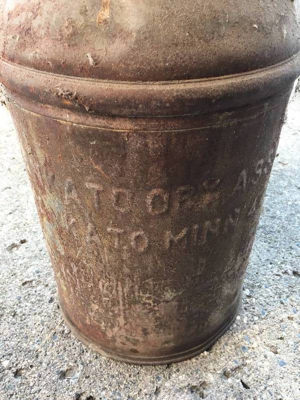 lot 15 image: MILK CAN