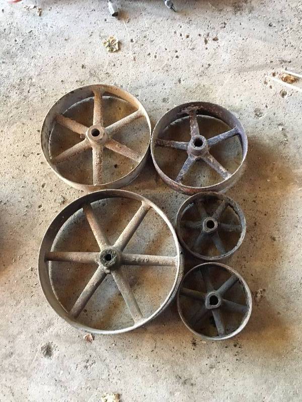 lot 27 image: METAL WHEELS PULLEYS