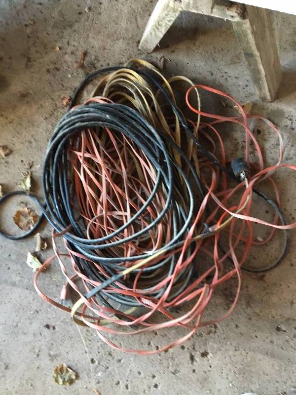 lot 34 image: EXTENSION CORDS