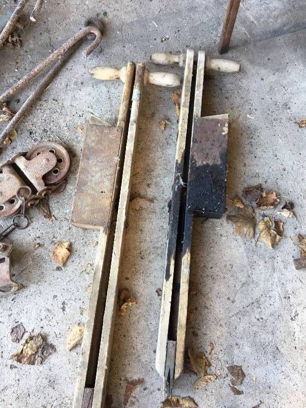 lot 48 image: VINTAGE SEEDERS AND CORN ROW PLANTERS