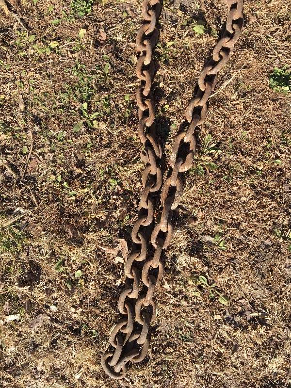lot 60 image: VERY HEAVY DUTY LOG CHAIN 12 INCH