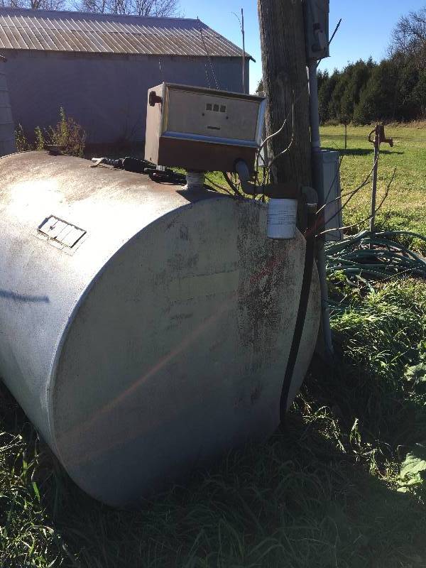 lot 66 image: 500 GALLON FUEL BARREL IN WORKING CONDITION