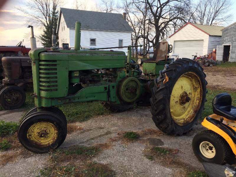 lot 72 image: JOHN DEERE WITH LOADER BLADE
