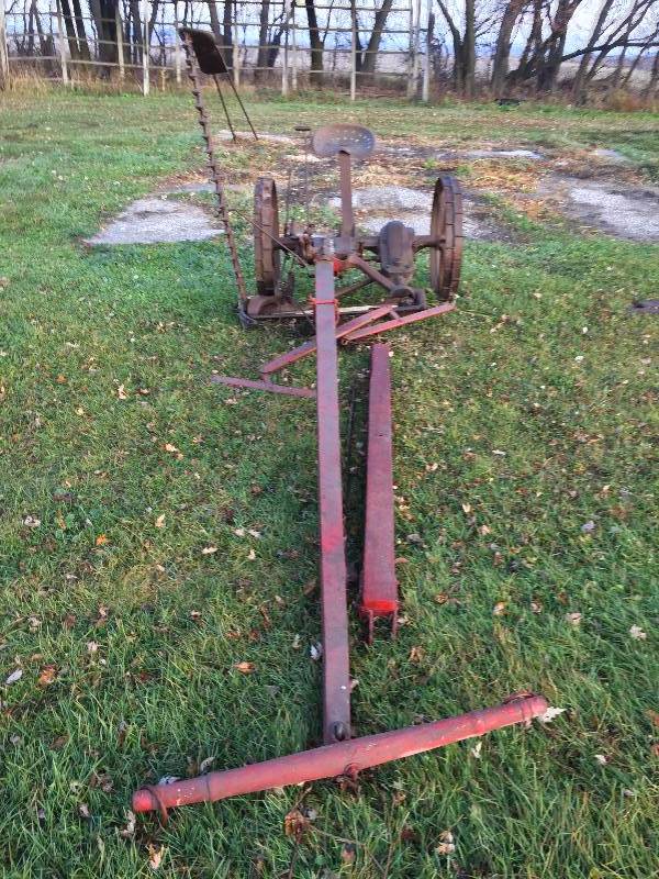 lot 80 image: ANTIQUE HORSE DRAWN SICKLE MOWER