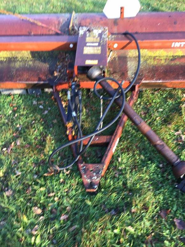 lot 86 image: 12-14 FOOT INTERNATIONAL CHOPPER