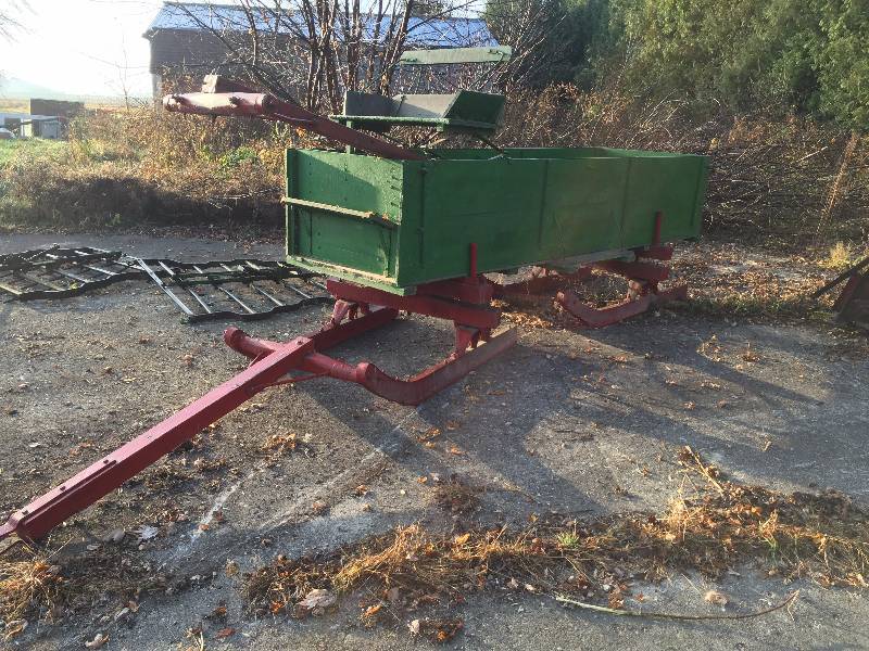 lot 100 image: VERY NICE HORSE DRAWN SLEIGH