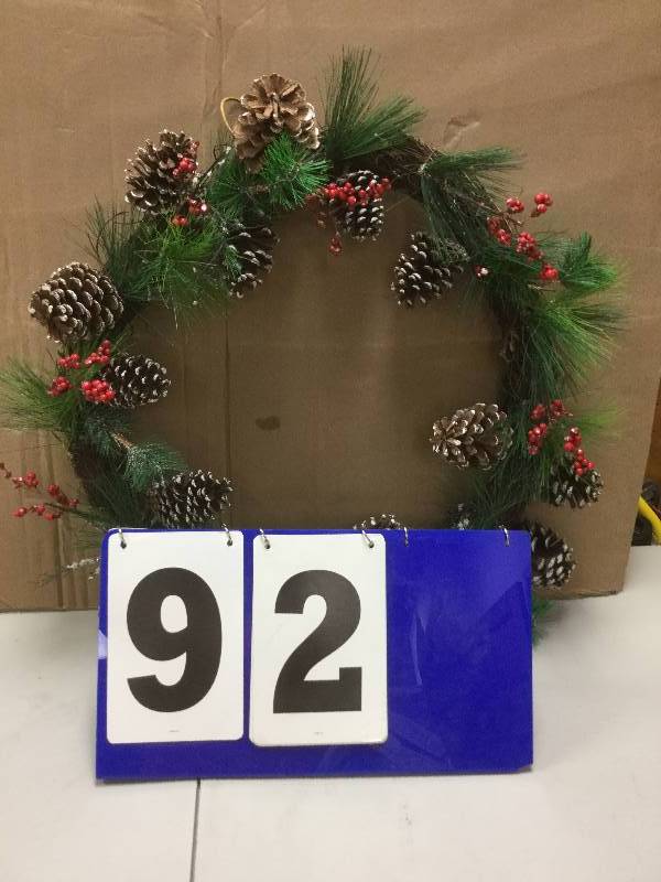 lot 92 image: Holyday wreath