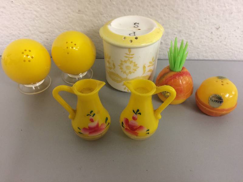 lot 14 image: Assorted Yellow Salt & Pepper Shakers