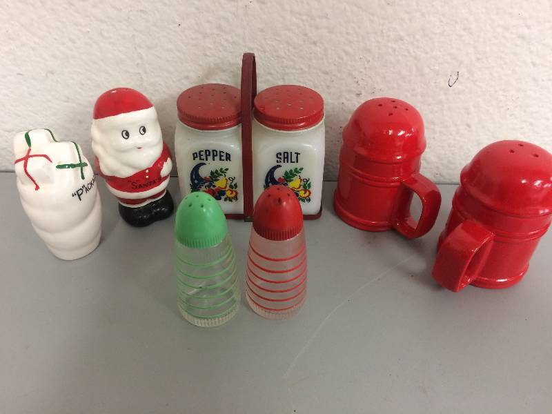 lot 78 image: Assorted Salt and Pepper Shakers