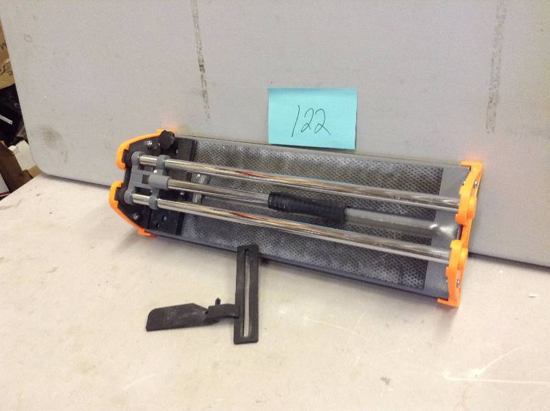 lot 122 image: HDX 14 in Tile Cutter Never used