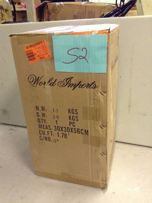 lot 52 image: World Imports Lighting Outdoor 4 Light Post Lantern New