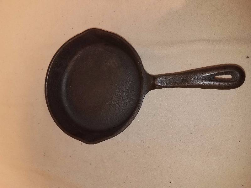 Wagner Cast Skillet 8