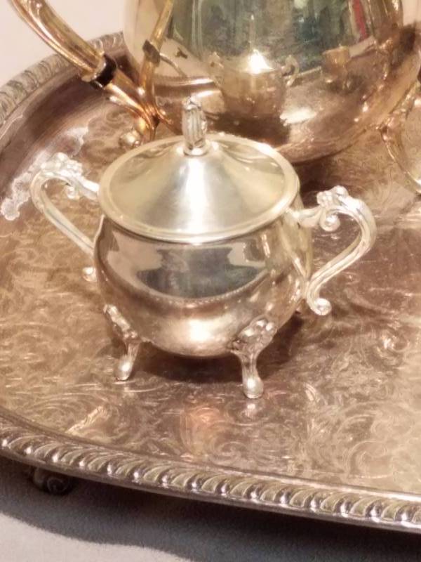 Leonard Tea Set