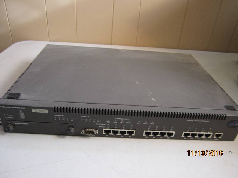 lot 2 image: IBM 8225 fast ethernet stackable hu...