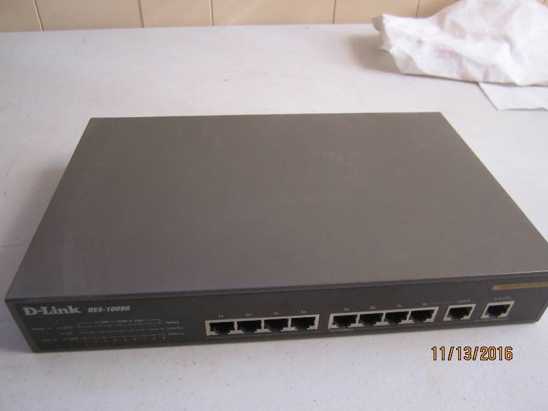 lot 16 image: D-Link DES 1009G gigabit switch...