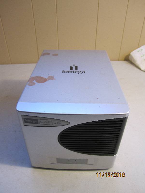 lot 40 image: iomega stor center 1 TB 31514701 mo...