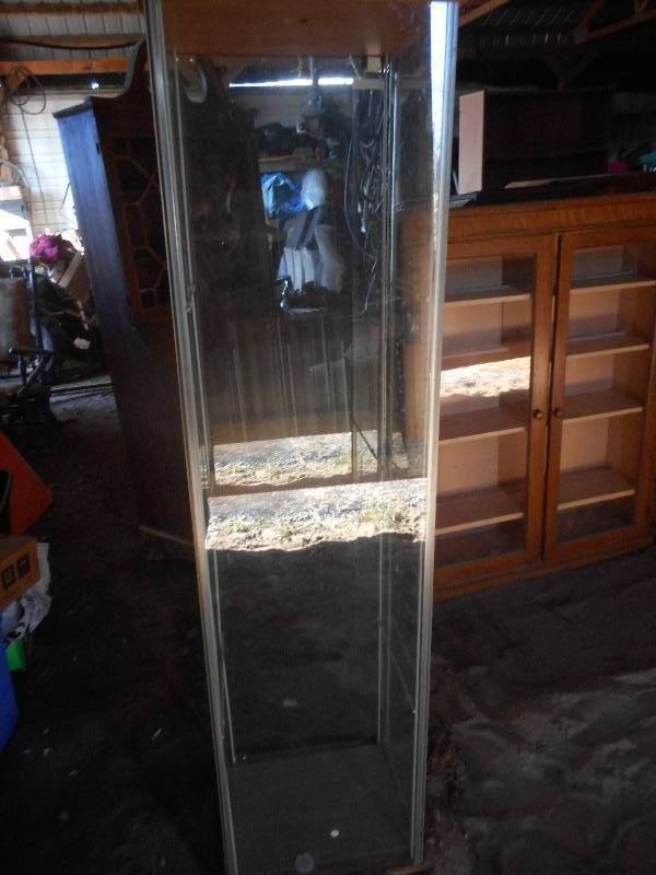 GLASS DISPLAY CASE