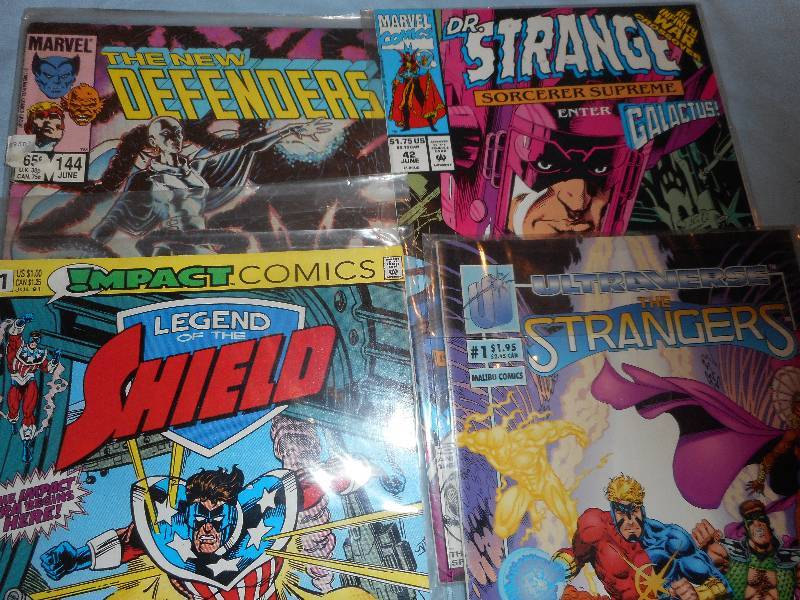 4 COLLECTIBLE MIXED COMICS