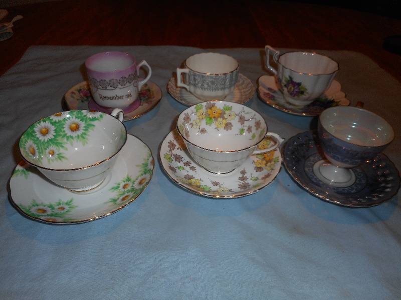 6 teacups and saucers