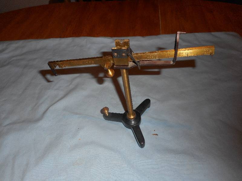 ANTIQUE SCALE