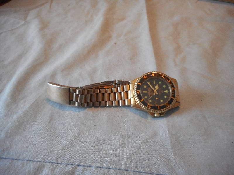WALTHAMS QUARTZ DIVERS WATCH