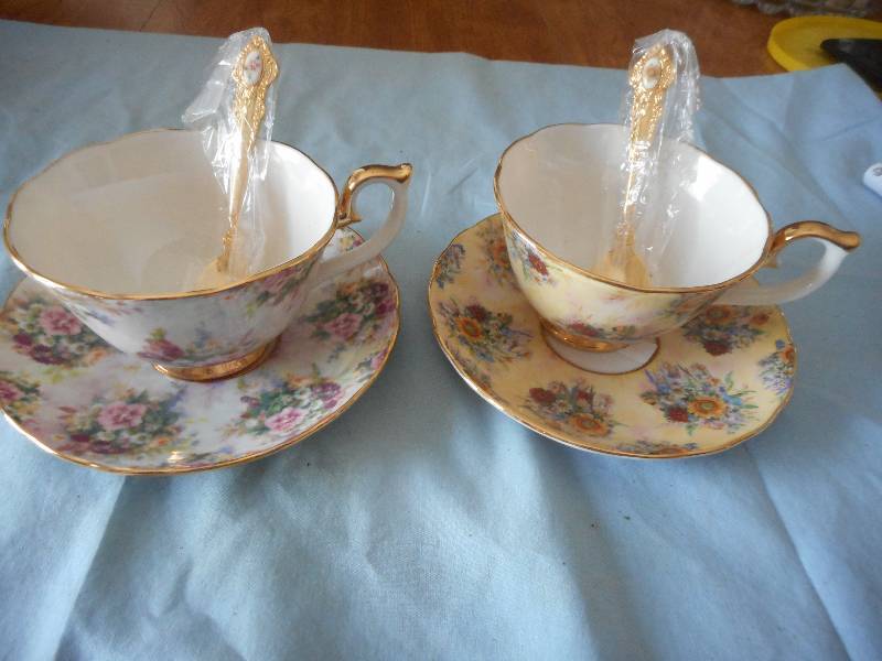 LIMITED BRADFORD ADDITION TEACUPS AND SAUCERS