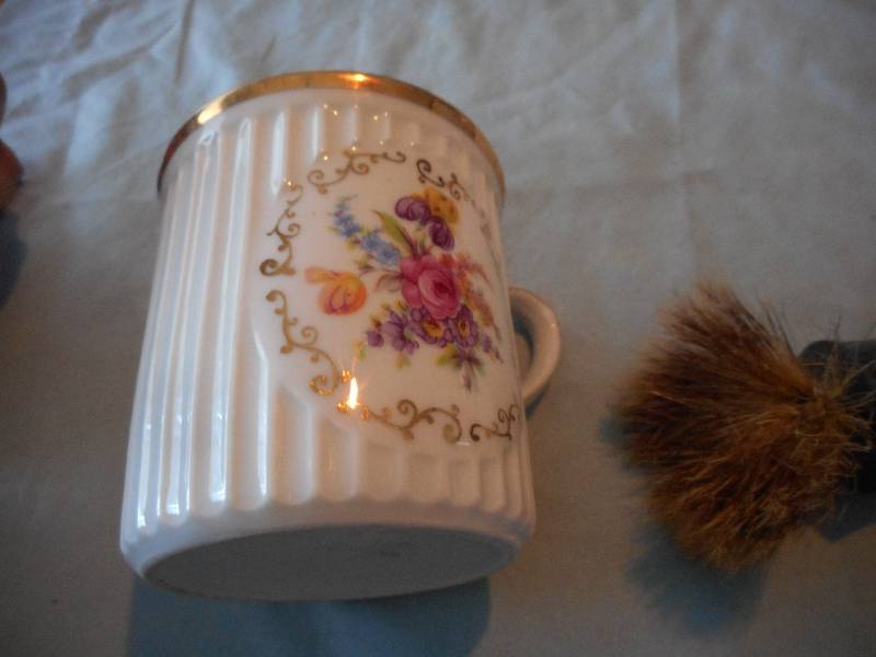 VINTAGE SHAVING CUP AND BRUSH