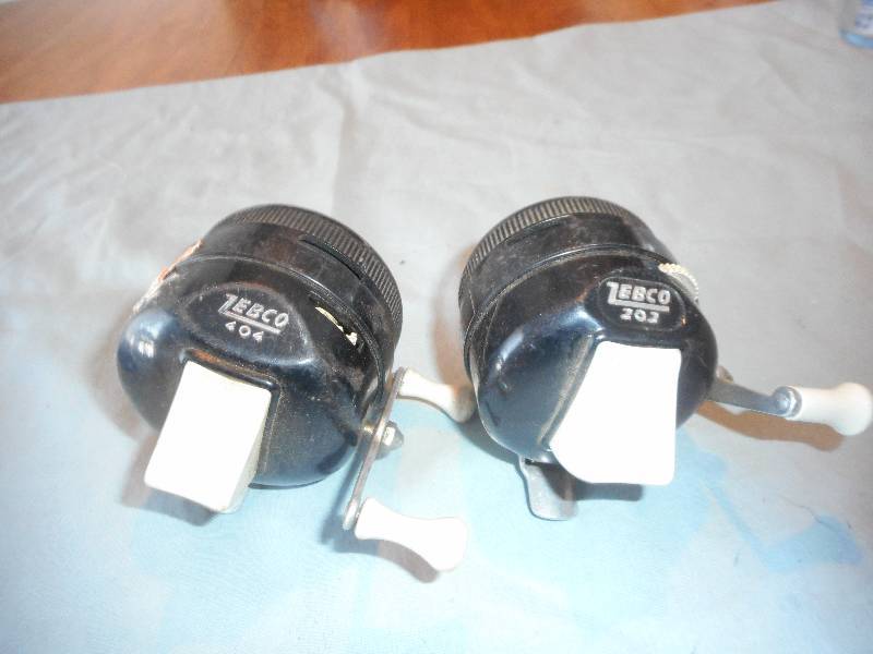 2 FISHING REELS