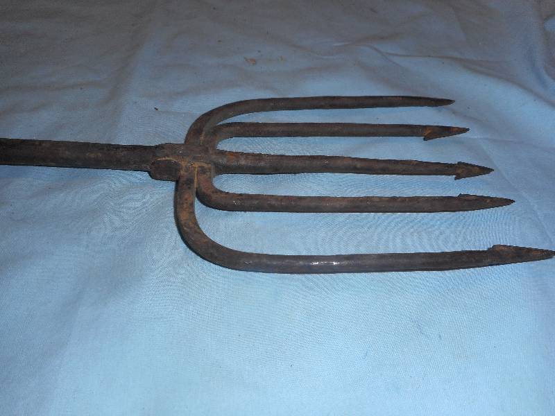 DARK HOUSE SPEAR END