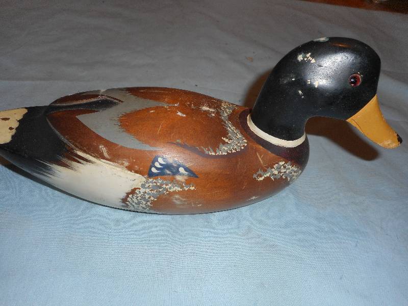 VINTAGE WOODEN DUCK
