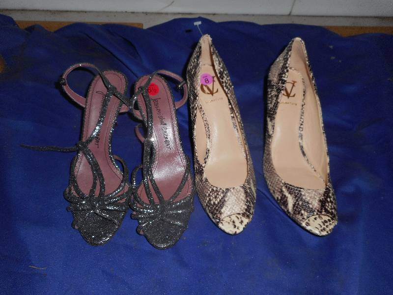 2 PR WOMENS SHOES
