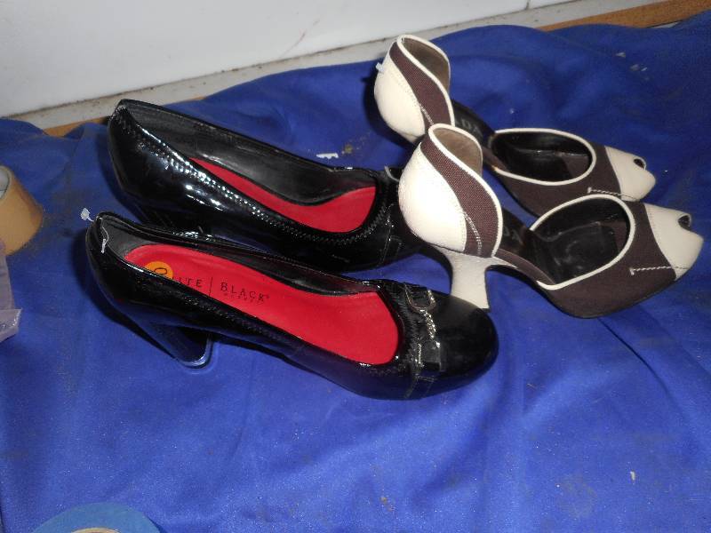 2 PAIR WOMENS SHOES