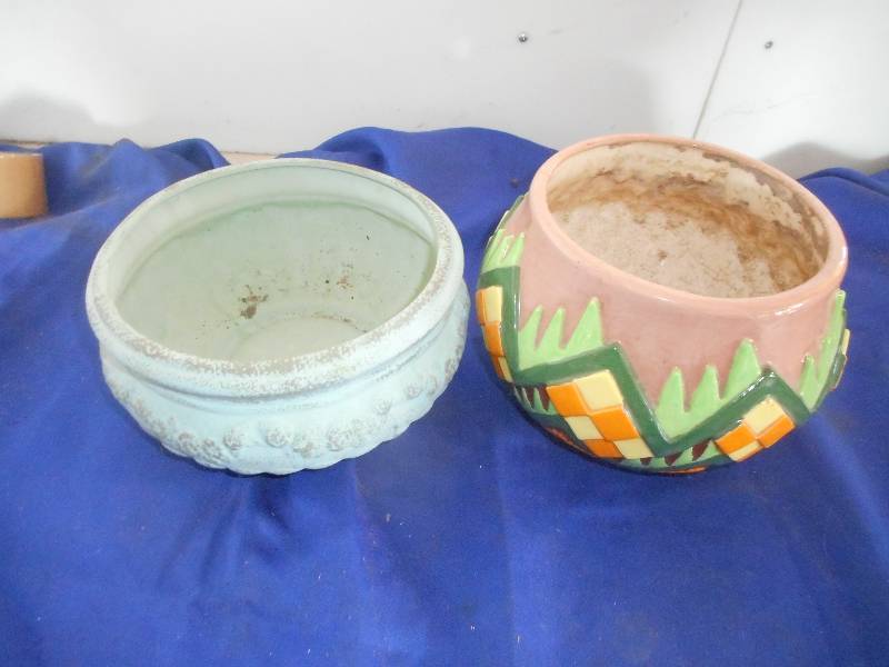 2 VINTAGE POTS