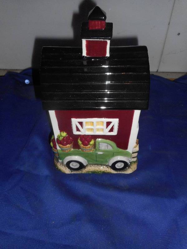 FARM COOKIE JAR