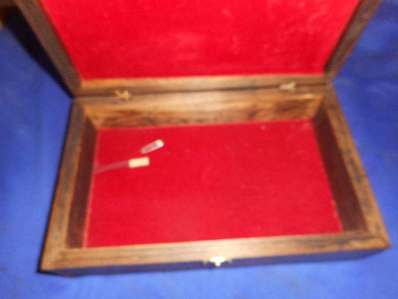 ANTIQUE WOOD JEWLERY BOX