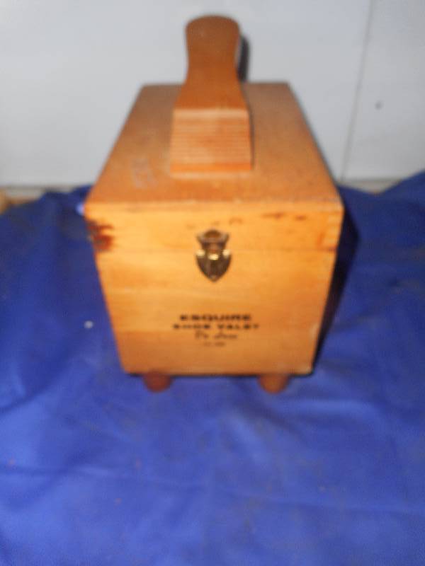VINTAGE ESQUTRE SHOE SHINE BOX