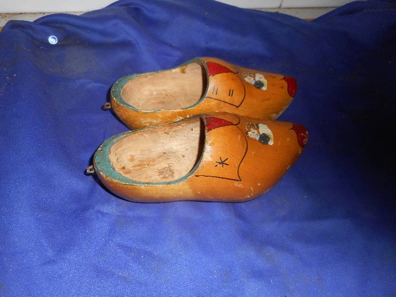 ANTIQUE WOODEN CLOGS