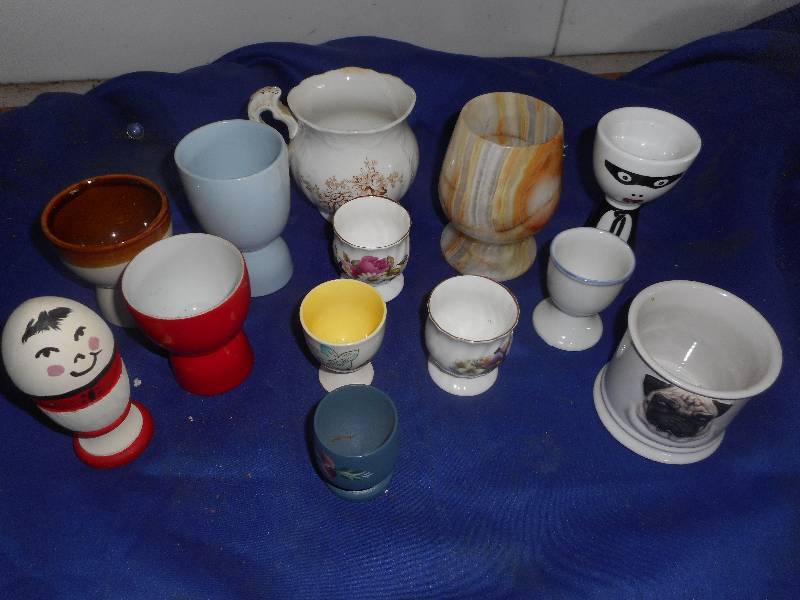 COLLECTIBLE GLASSWEAR AND EGG CODDLERS
