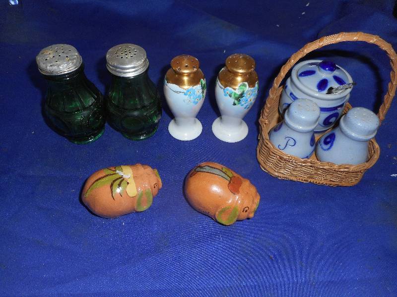 COLLECTIBLE SALT AND PEPPERS