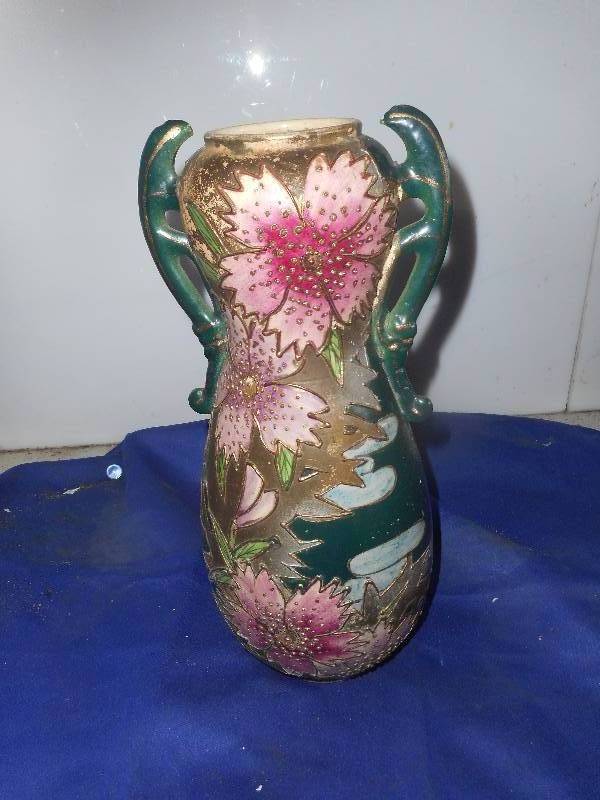 TEXTURED VASE