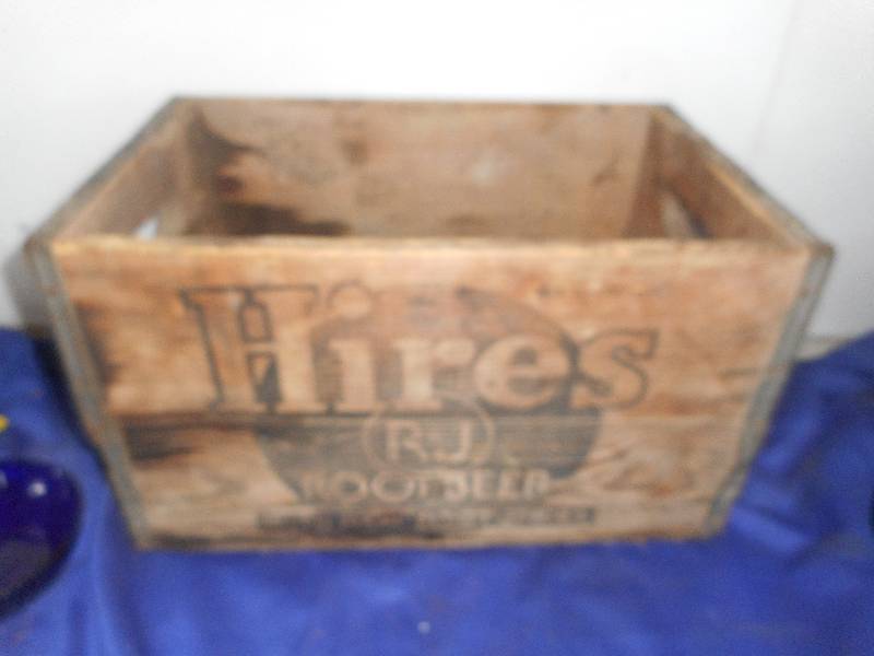 VINTAGE HIRES ROOT BEER CRATE