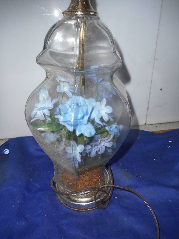 VINTAGE GLASS LAMP