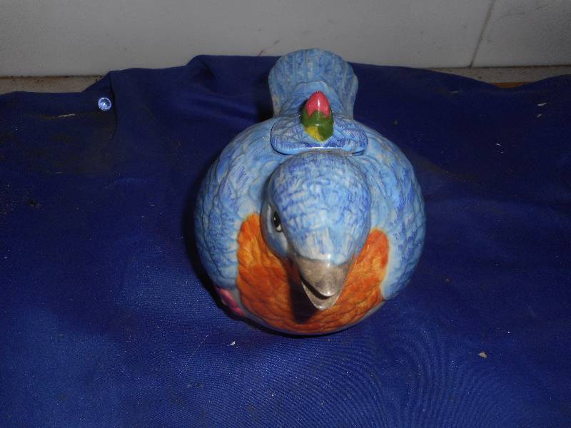 CERAMIC BLUE BIRD TEAPOT