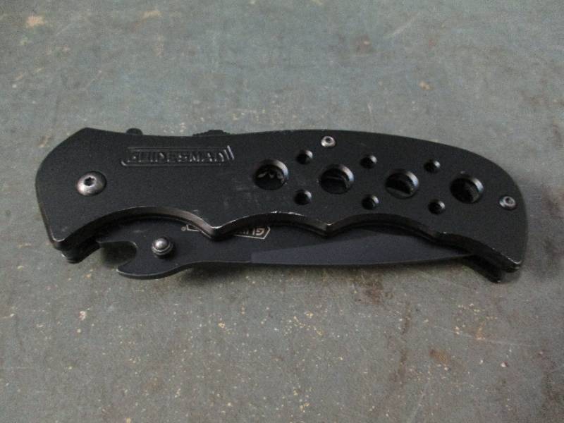 lot 21 image: Folding Knife