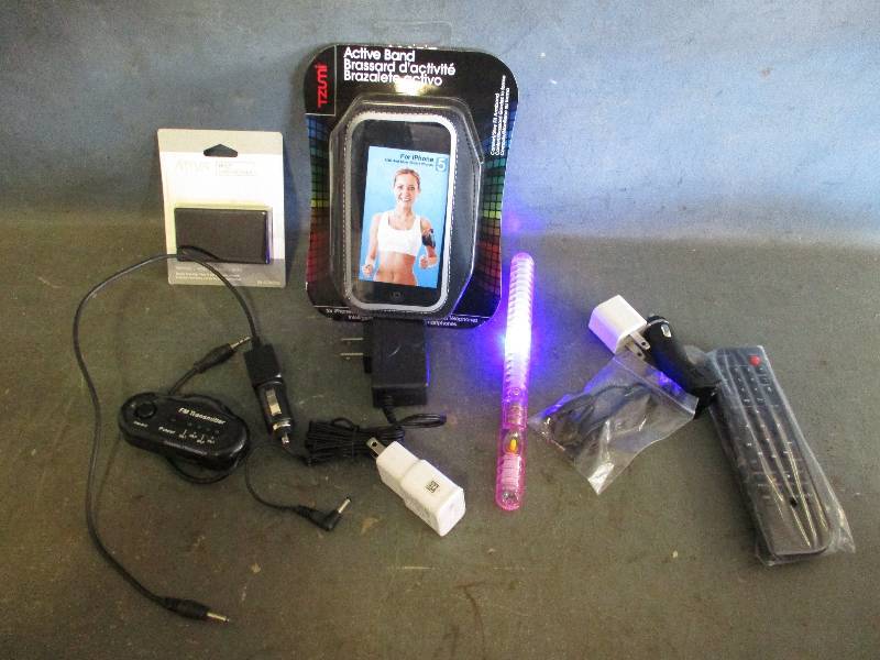 lot 42 image: Multi Card Reader, Cell Phone Chargers and More
