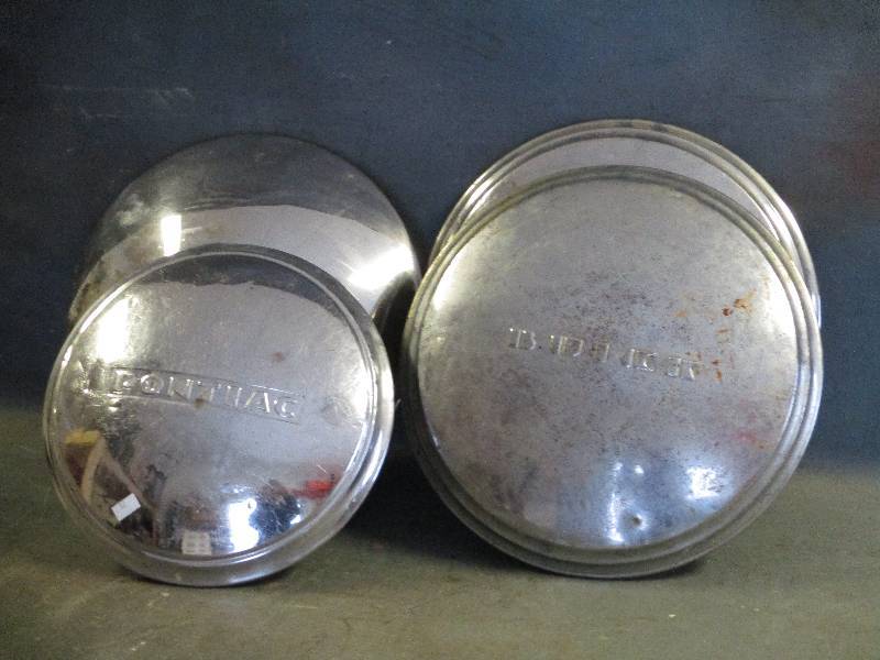 lot 51 image: Vintage Hub Caps