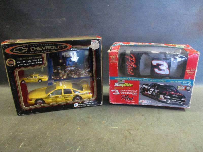 lot 53 image: Collectable Replica Cars